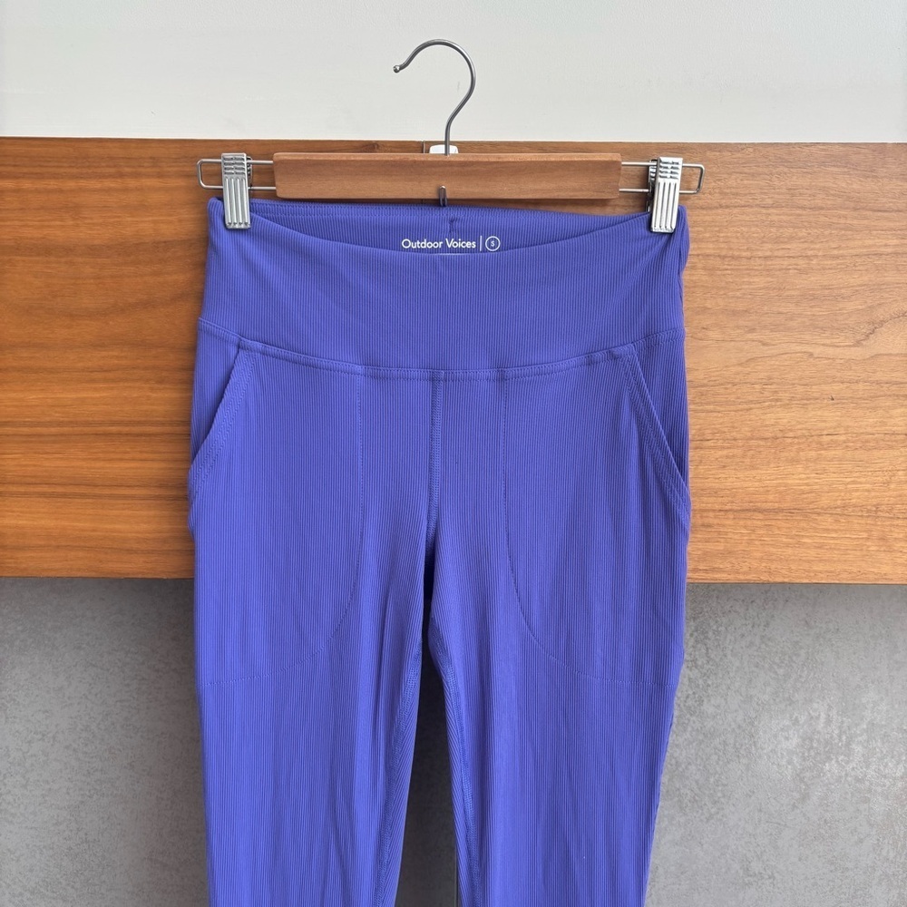 Outdoor Voices Ribbed Flare Leggings, Size S - Picture 4 of 12